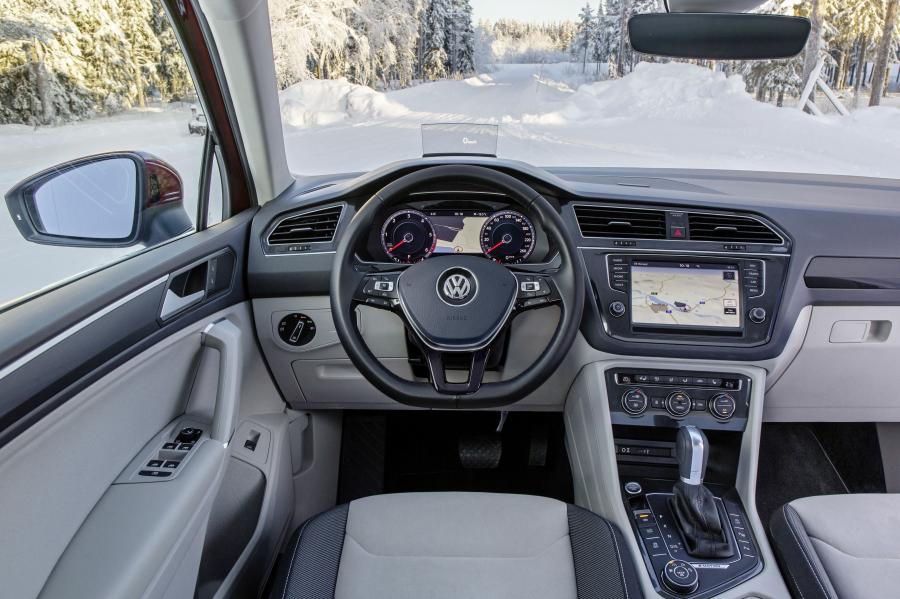  Volkswagen Tiguan 2016 года  (фото 35 из 37)